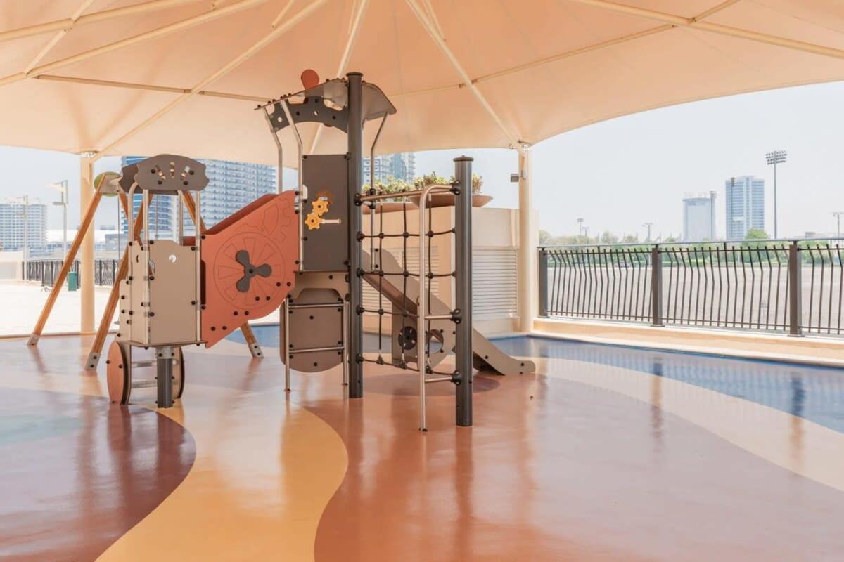 Frank Porter - Canal Residence Dubai Bagian luar foto