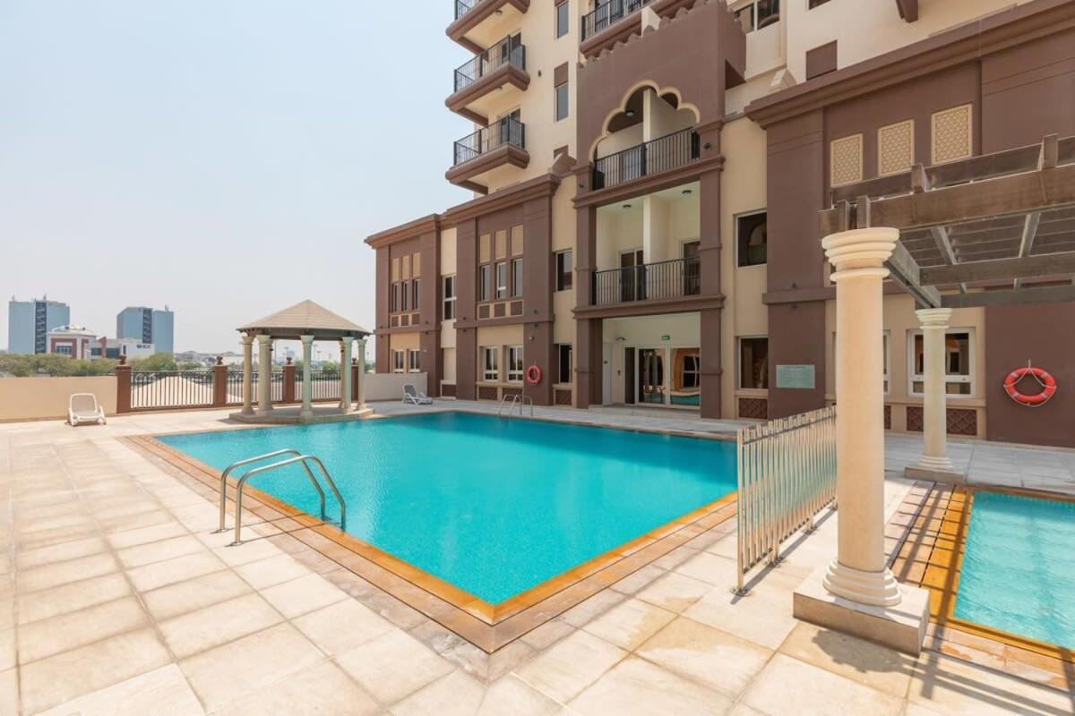 Frank Porter - Canal Residence Dubai Bagian luar foto