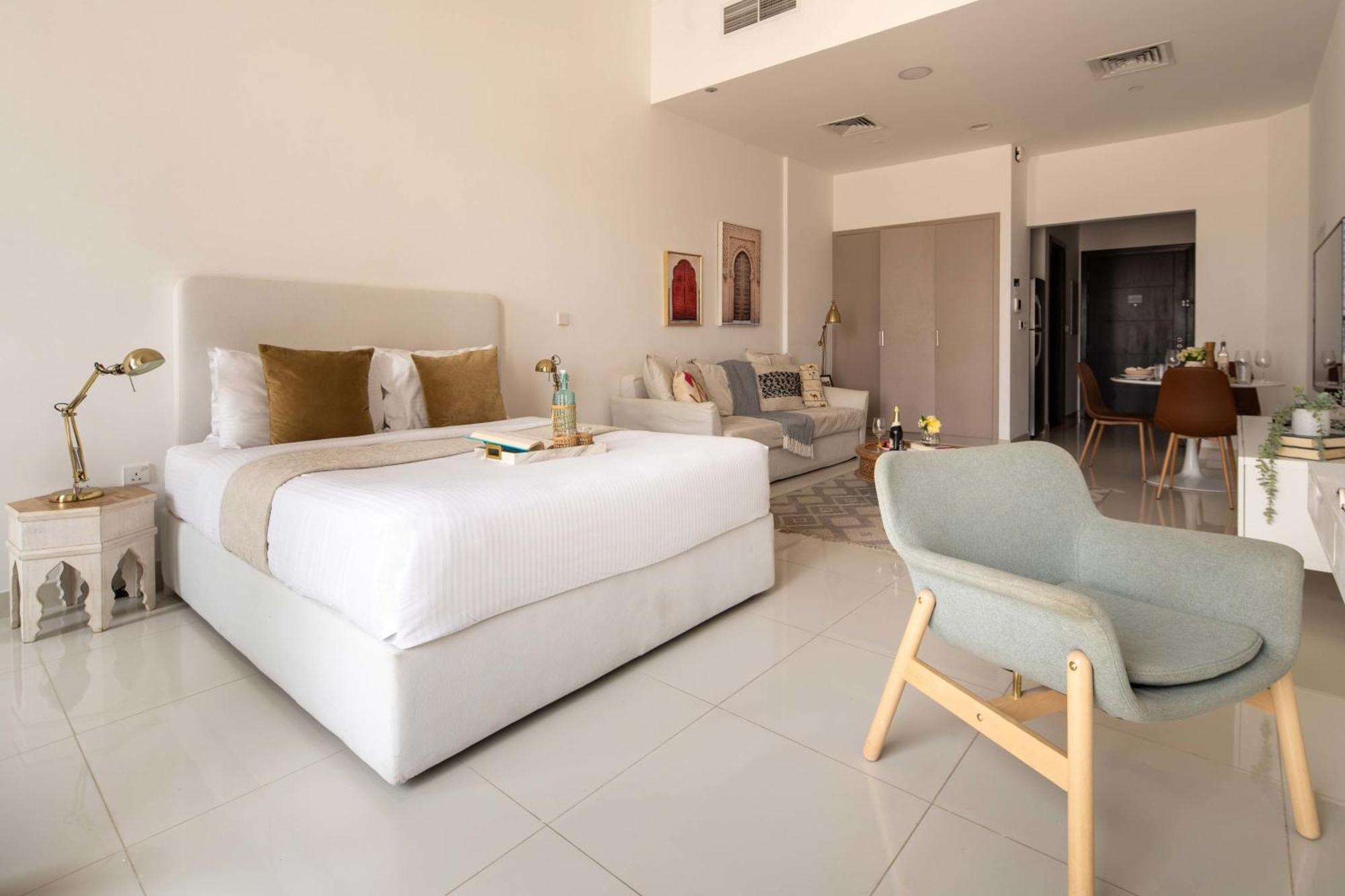Frank Porter - Canal Residence Dubai Bagian luar foto
