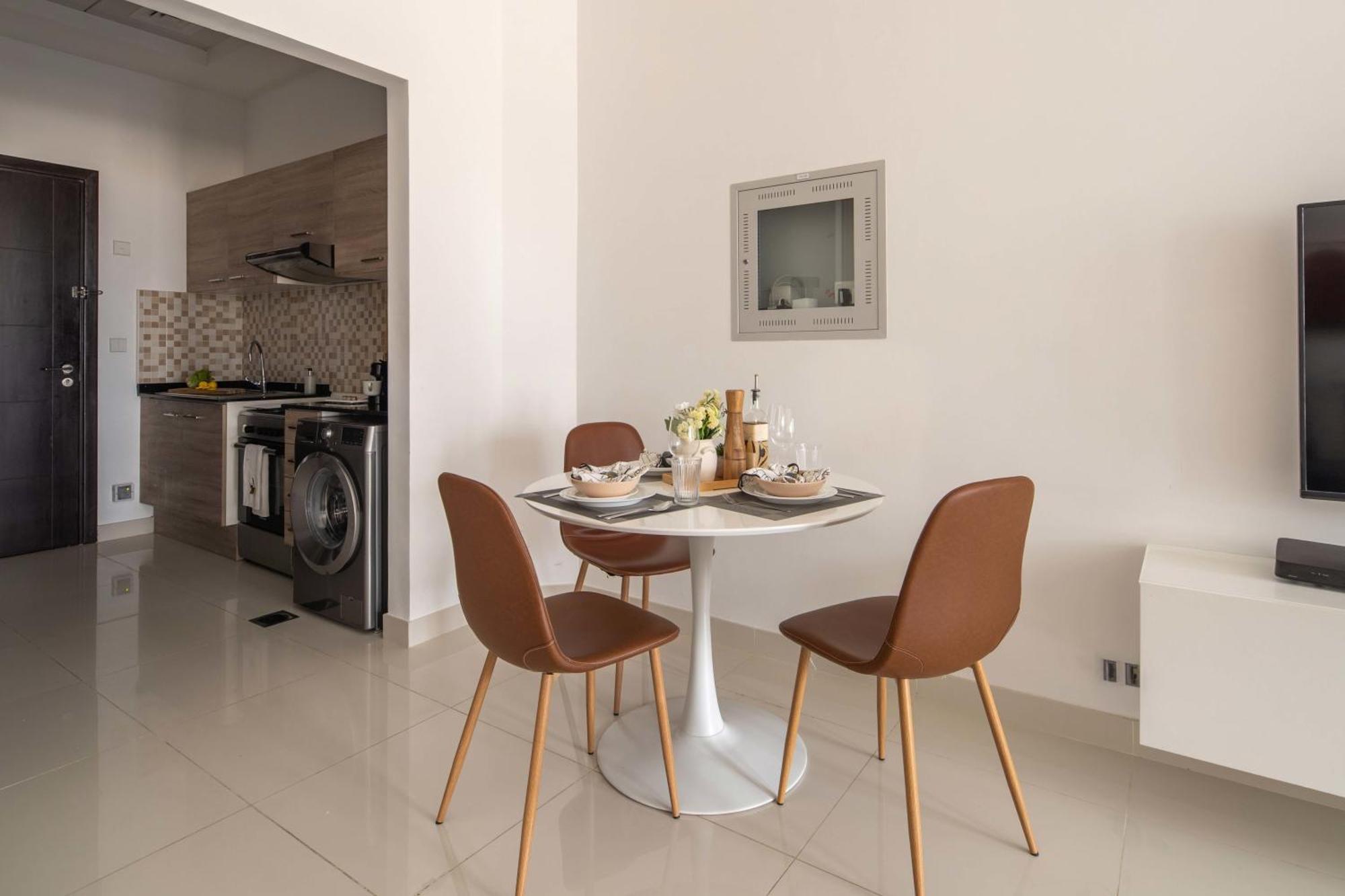 Frank Porter - Canal Residence Dubai Bagian luar foto