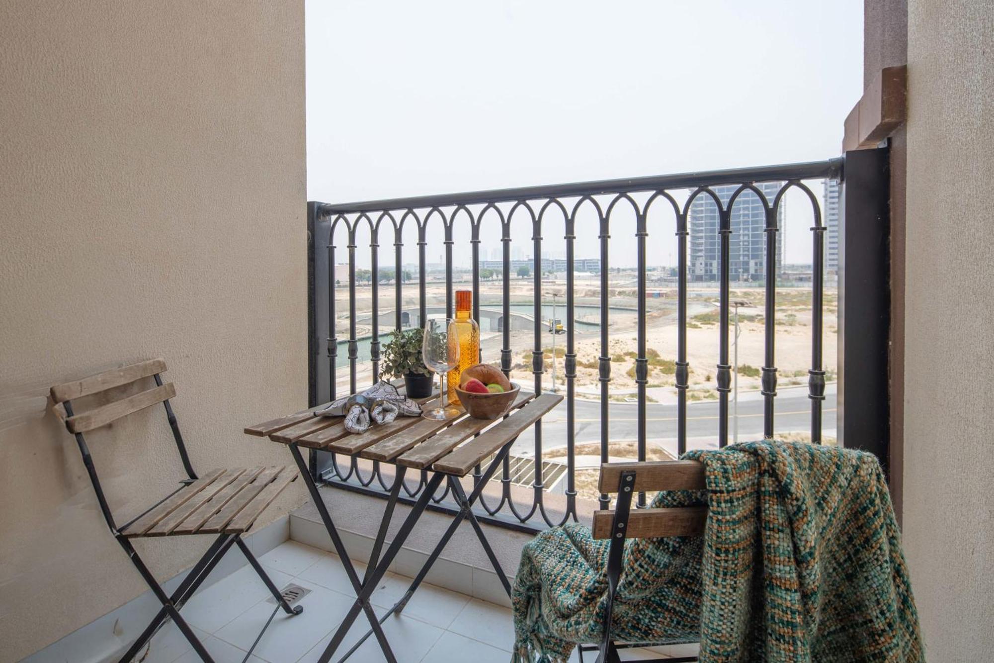 Frank Porter - Canal Residence Dubai Bagian luar foto